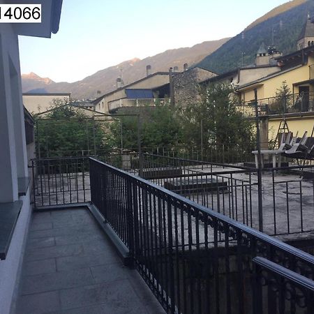 Relais Merizzi Tirano Exteriör bild