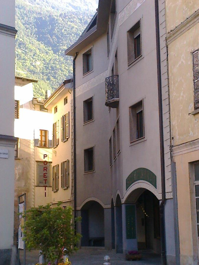 Relais Merizzi Tirano Exteriör bild